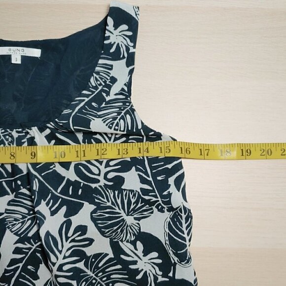 ALFRED SUNG Leaf print round pleated neckline fresh and flowy camisole - Picture 8 of 13